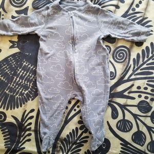 Baby Gap 6 month one piece zip up footies!